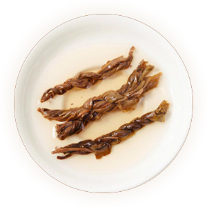 Inherited reference illustration for Braided Pu-erh (Bian Zi Cha) infused leaves